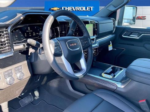 New 2025 GMC Sierra 2500 SLT w/ SLT Convenience Package image 7