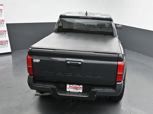 Used 2025 Toyota Tacoma TRD Off-Road image 28