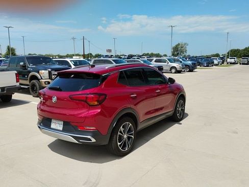 Used 2020 Buick Encore GX Essence FWD image 3