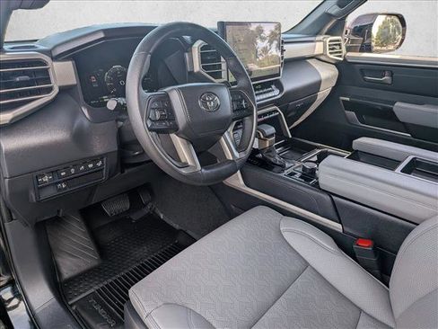 Used 2025 Toyota Tundra Limited AWD/4WD image 10