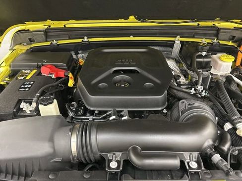 Used 2024 Jeep Wrangler Unlimited Sahara w/ Dual Top Group image 27