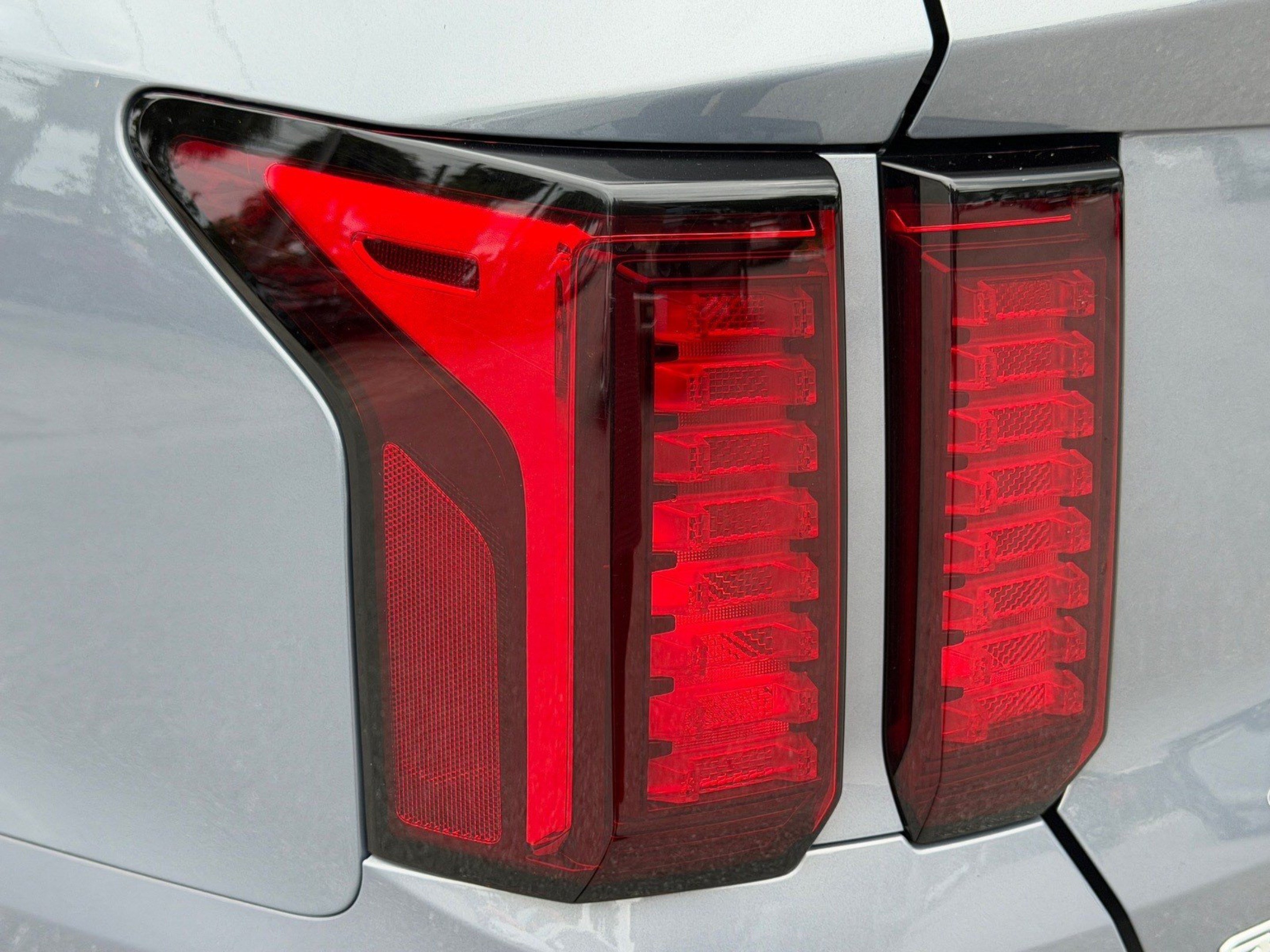Used 2023 Kia Sorento S FWD image 12