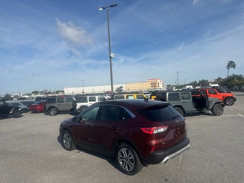 Used 2021 Ford Escape SEL image 8