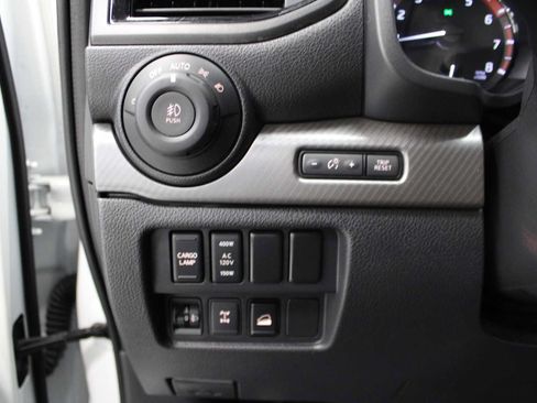 Used 2023 Nissan Titan PRO-4X w/ Pro-4x Convenience Package AWD/4WD image 20
