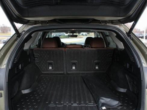 Certified 2022 Subaru Outback Touring XT image 11