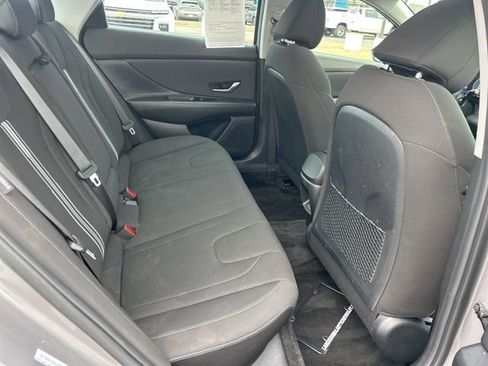 Used 2025 Hyundai Elantra SEL image 30