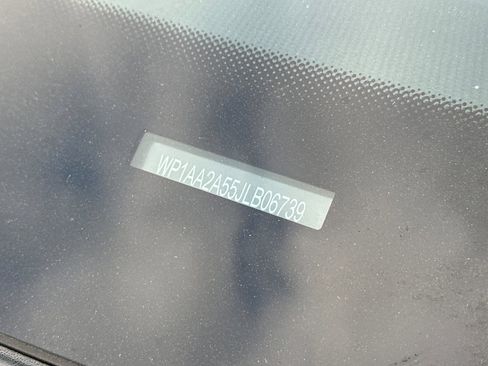 Used 2018 Porsche Macan w/ Premium Package Plus image 7