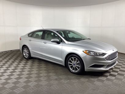 Used 2017 Ford Fusion SE w/ Fusion SE Technology Package