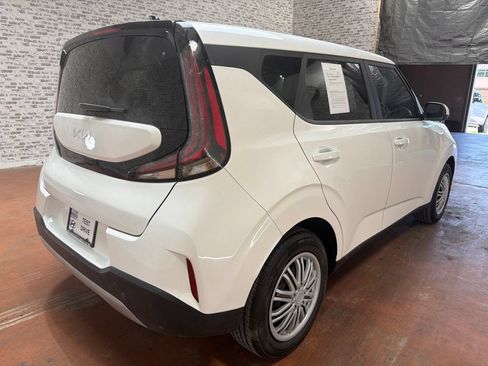 Used 2023 Kia Soul LX FWD image 7