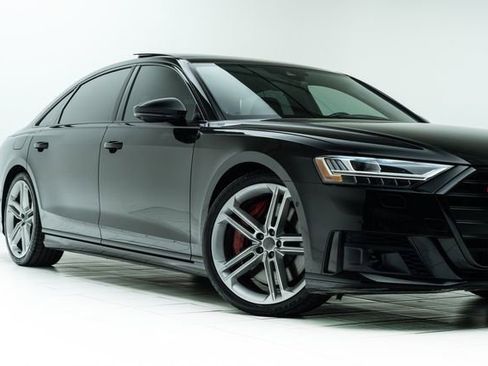 Used 2020 Audi S8 L image 3
