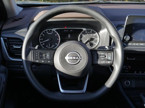 Certified 2022 Nissan Rogue SV image 6