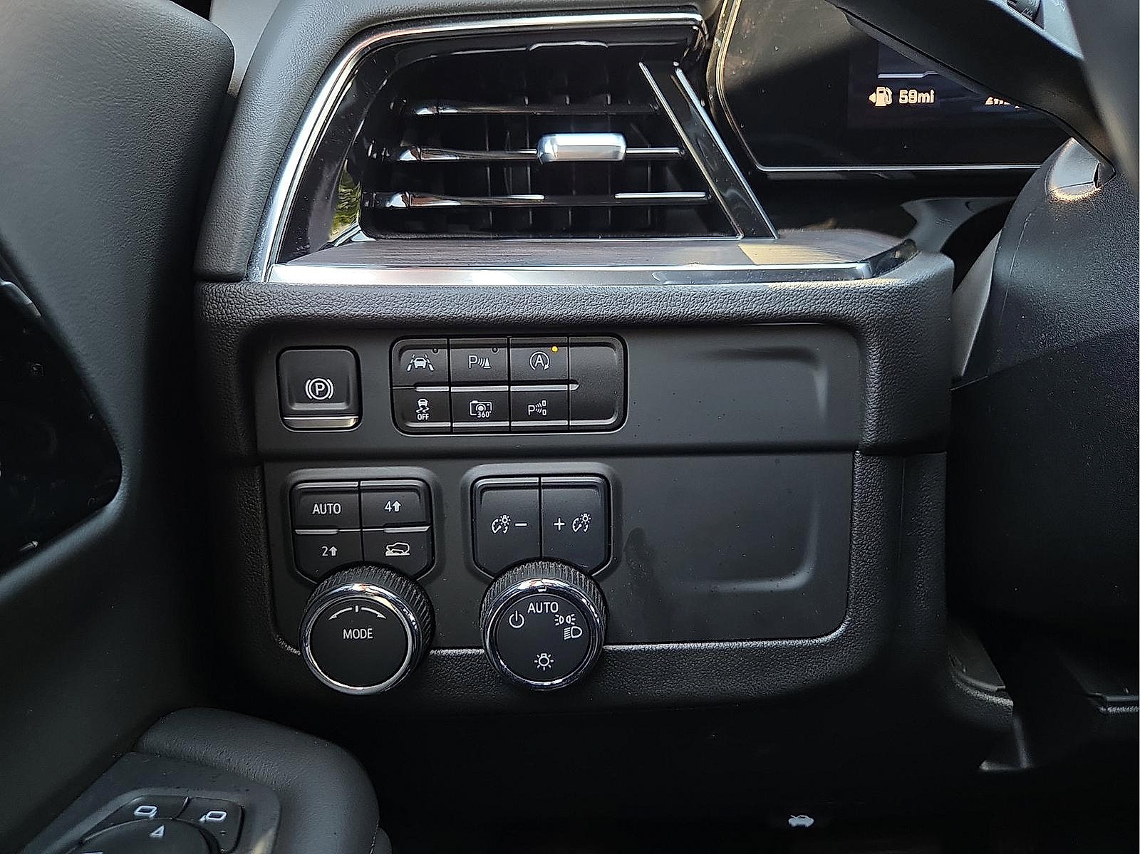 Used 2025 Chevrolet Tahoe LT AWD/4WD image 20