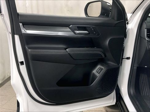 Used 2026 GMC Terrain Elevation w/ Elevation Premium Package image 9