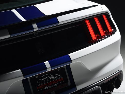 Used 2016 Ford Mustang Shelby GT350 w/ Technology Package RWD image 17