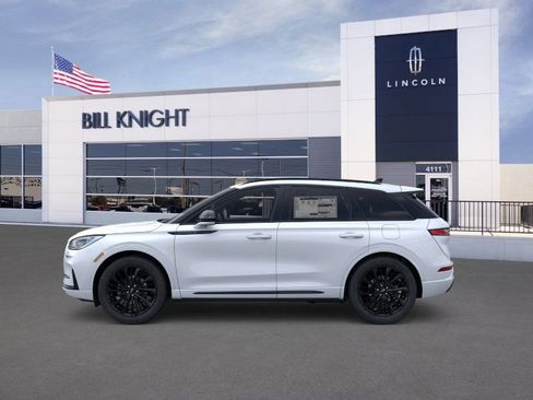 New 2026 Lincoln Corsair Premiere image 3