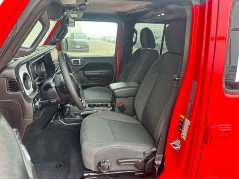 Used 2025 Jeep Wrangler Sport S image 36