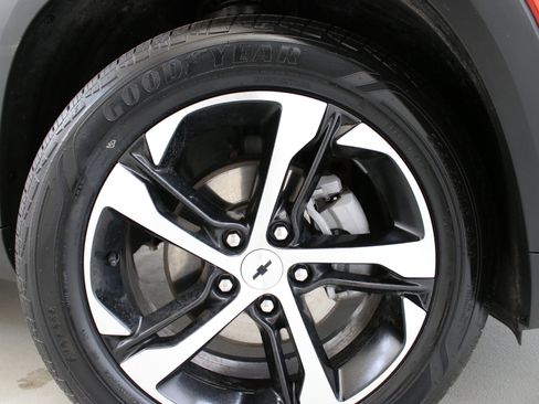 Used 2024 Chevrolet Trax RS w/ Driver Confidence Package image 32