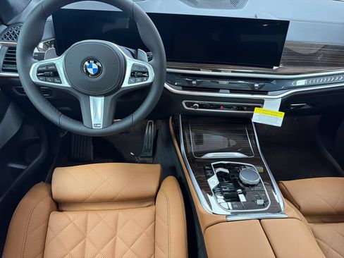 Used 2026 BMW X7 xDrive40i w/ M Sport Package AWD/4WD image 24