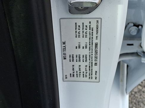 Used 2019 Tesla Model 3 Mid Range image 33