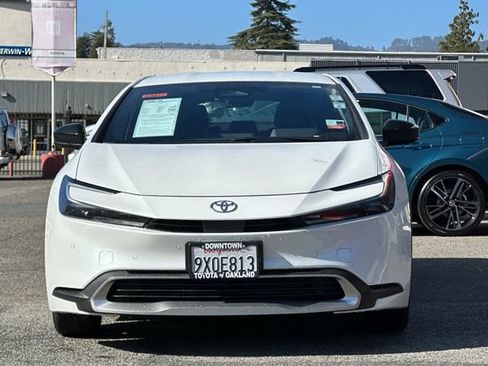 Used 2026 Toyota Prius Plug-In Hybrid FWD image 9