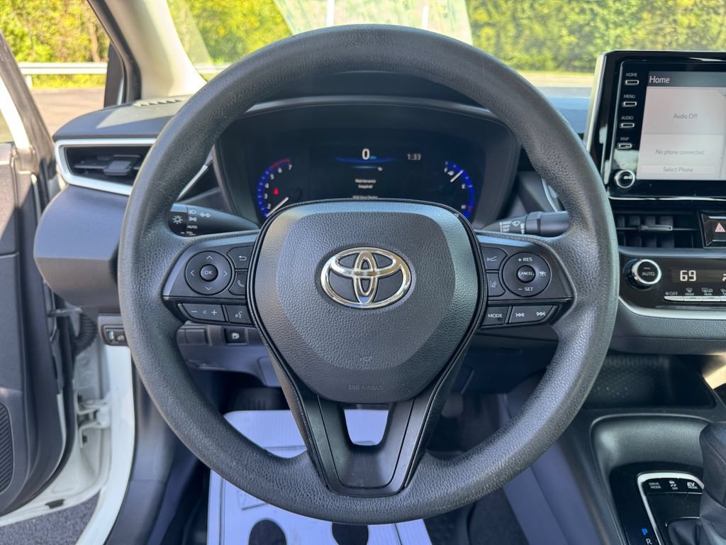 Used 2020 Toyota Corolla LE FWD image 15