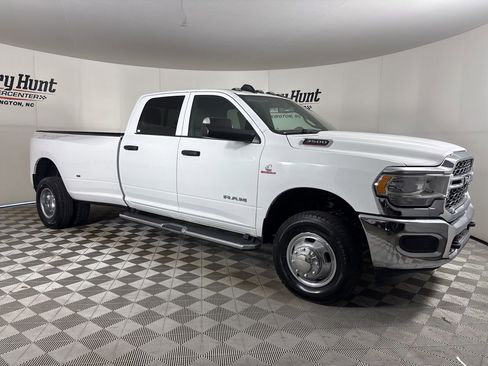 Used 2022 RAM 3500 Tradesman image 3