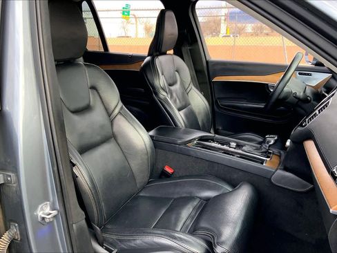 Used 2019 Volvo XC90 T6 Inscription w/ Luxury Package image 7