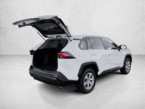 Used 2024 Toyota RAV4 LE AWD/4WD image 8