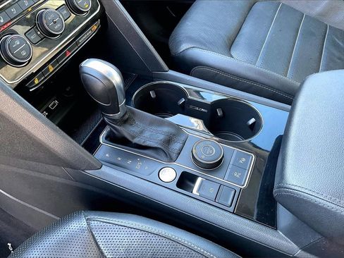 Used 2018 Volkswagen Atlas SEL Premium image 17