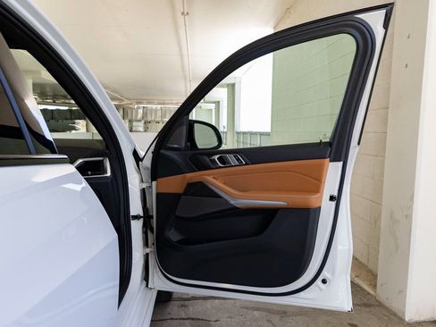 Used 2024 BMW X5 M60i image 31