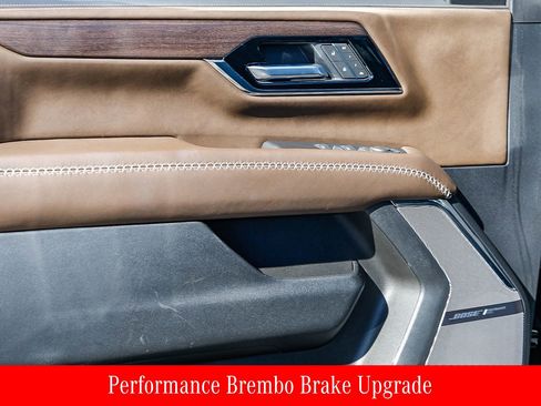 Used 2025 GMC Yukon Denali Ultimate AWD/4WD image 23