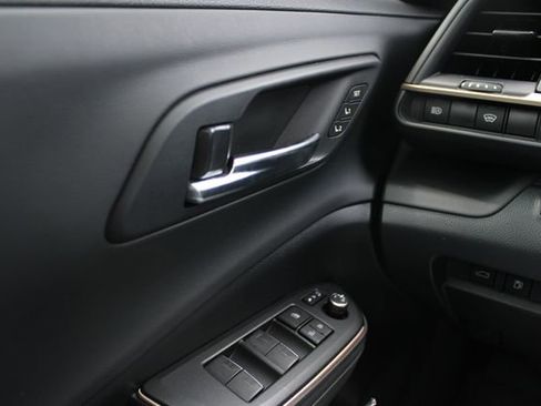 Used 2023 Toyota Crown Platinum AWD/4WD image 15