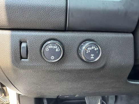 Used 2022 Chevrolet Colorado LT w/ Fleet Safety Package image 20