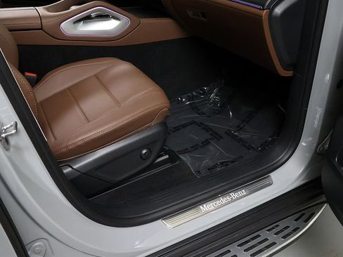 Certified 2026 Mercedes-Benz GLS 450 GLS 450 image 39