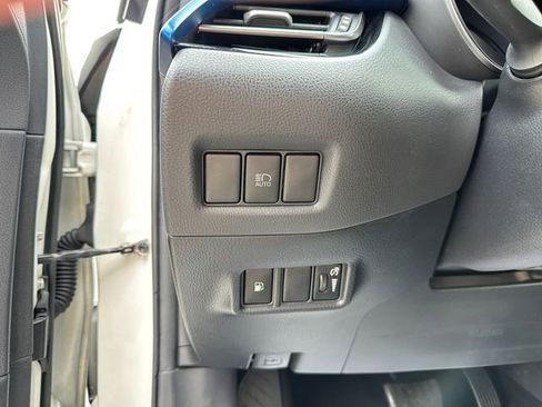 Used 2019 Toyota C-HR XLE image 21