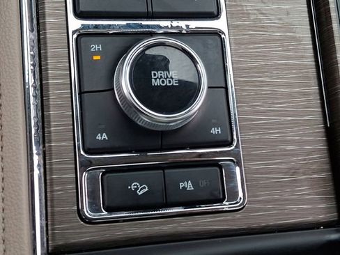 Used 2023 Ford Expedition Limited image 26