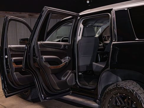 Used 2018 Chevrolet Tahoe LS RWD image 27