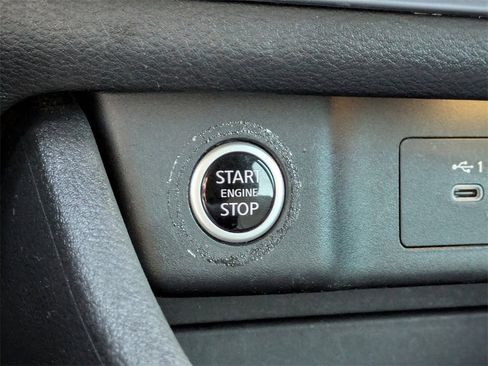 Used 2022 Nissan Rogue SV image 28