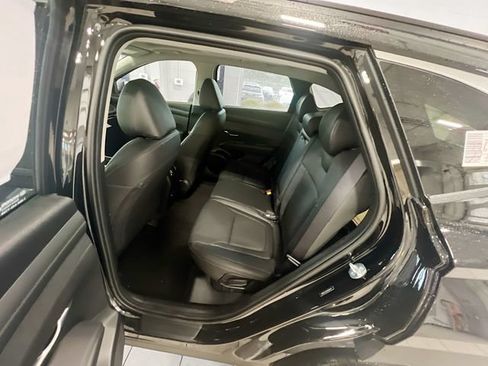 Used 2025 Hyundai Tucson SEL AWD/4WD image 16