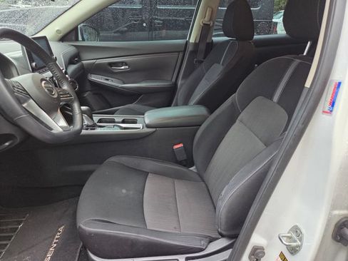 Used 2020 Nissan Sentra SV FWD image 10