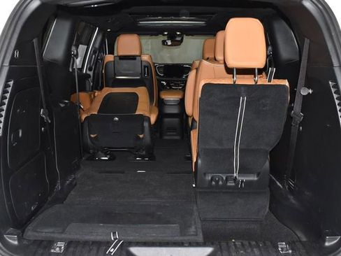 Used 2022 Chrysler Pacifica Pinnacle image 37