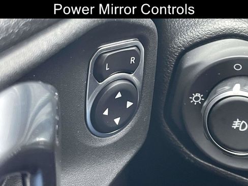 Used 2022 Jeep Wrangler Unlimited Sport AWD/4WD image 34