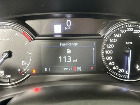 Used 2021 Cadillac XT4 Premium Luxury image 18