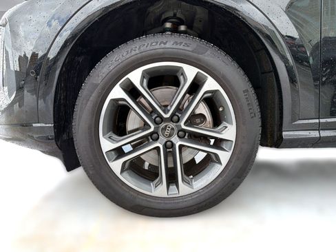 Certified 2025 Audi Q5 Premium w/ Convenience Package AWD/4WD image 11