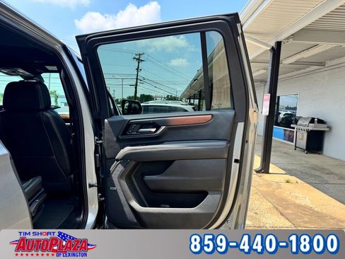 Used 2025 GMC Yukon XL Denali AWD/4WD image 54