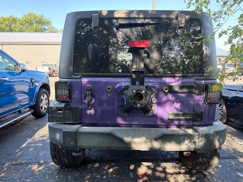 Used 2017 Jeep Wrangler Unlimited Sport w/ Quick Order Package 24S AWD/4WD image 4