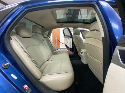 Used 2015 Hyundai Genesis 5.0 RWD image 13