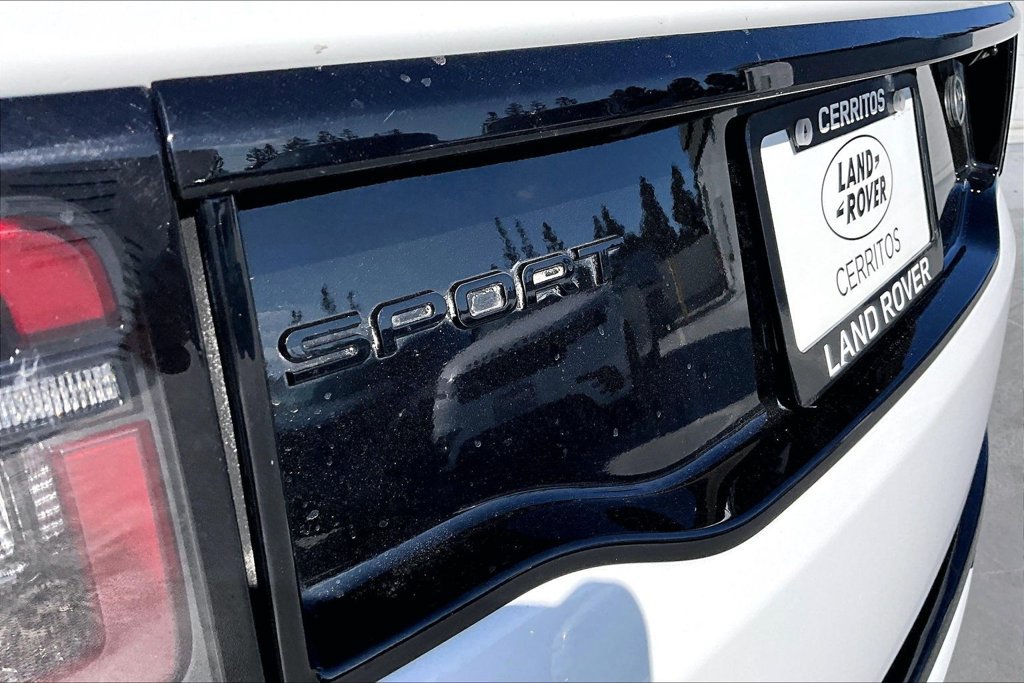 Certified 2022 Land Rover Discovery Sport SE R-Dynamic AWD/4WD image 22