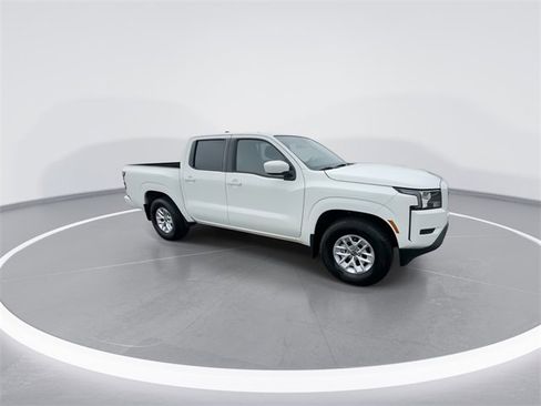 Certified 2024 Nissan Frontier SV image 2