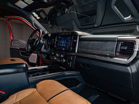 Used 2023 Ford F250 Platinum image 19